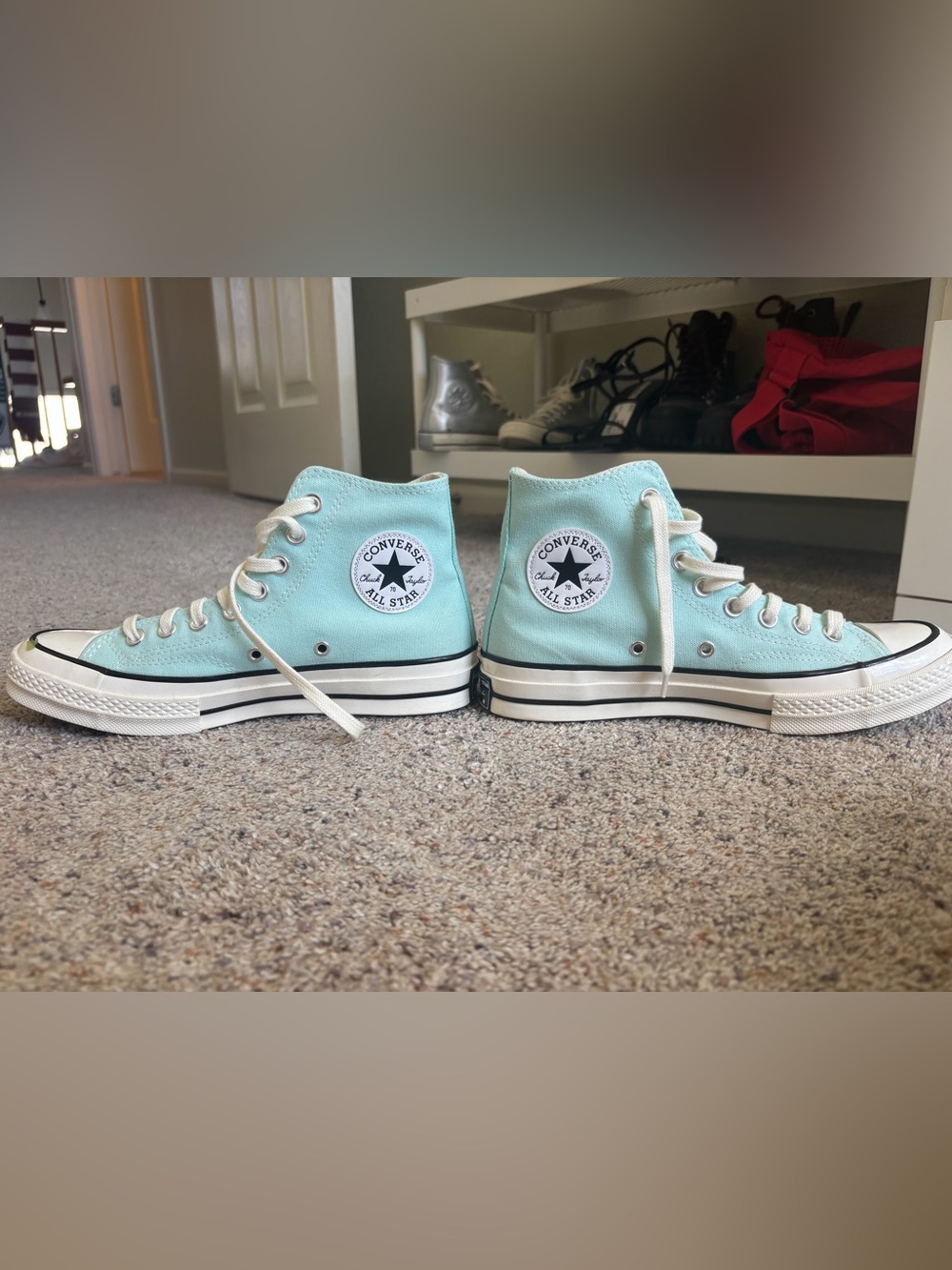 Light blue size 8.5 woman’s converse!